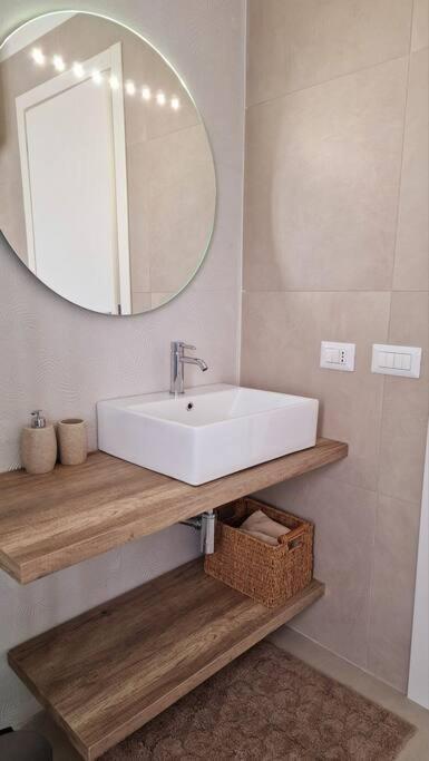 Olivella21 Luxury Apartment Montesanto Неаполь Экстерьер фото